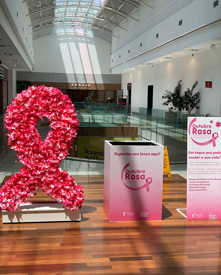 Outubro Rosa: Parque Shopping inicia campanha de doação de lenços e cabelos em adesão à campanha